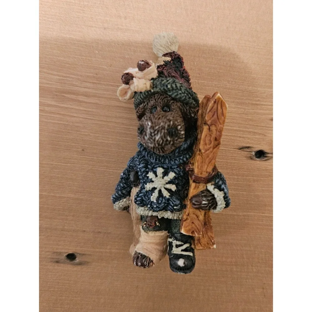 Enesco Winter Moose Figurine Skiing Brooch Holiday EGON THE SKIER Moose #26308‎